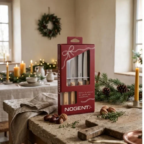 Coffret cadeau Brunch Nogent*** avec 4 couteaux en bois de hêtre présenté dans une ambiance de Noël.